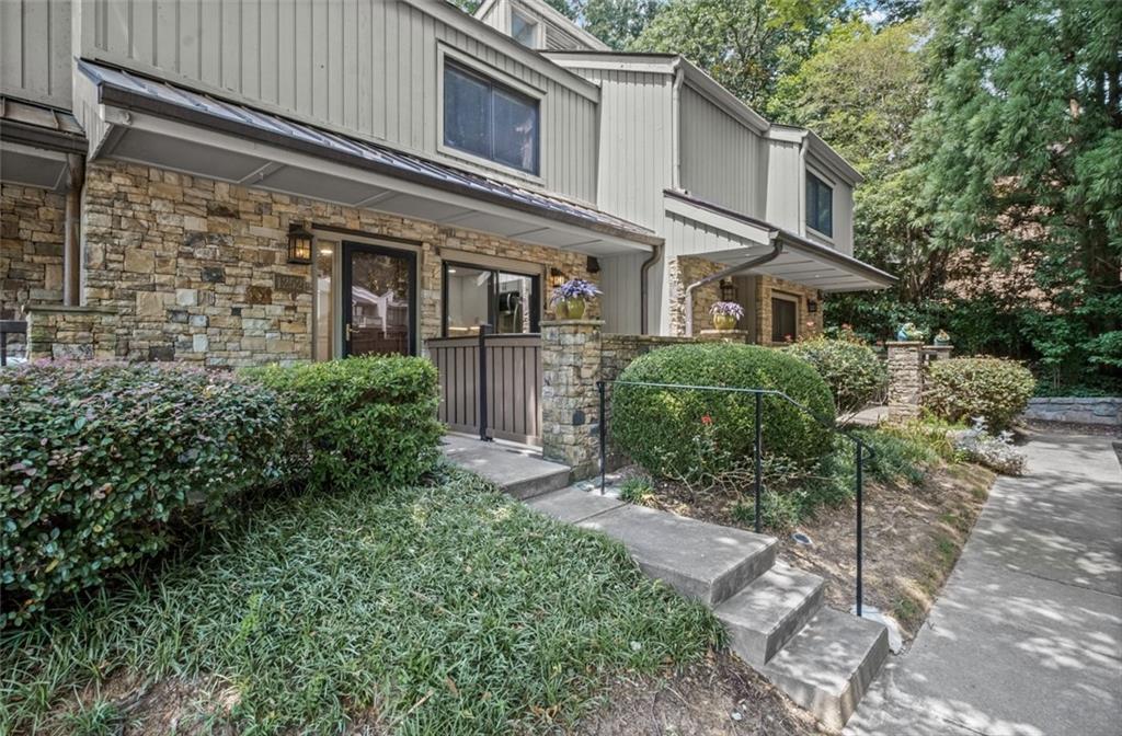 1252 Druid Knoll Dr NE