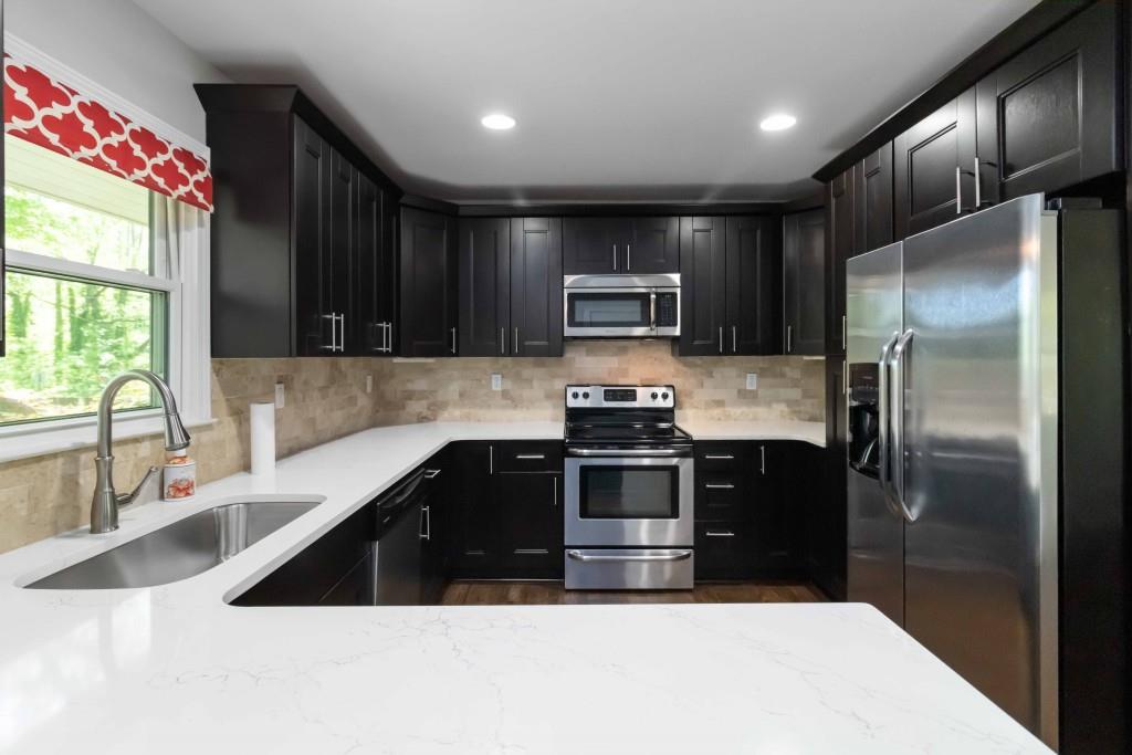 2218 Edgemore Drive, Atlanta, Georgia image 17