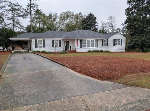 Homes For Rent - 220 Dixie Drive<br/> Moultrie, GA 31768