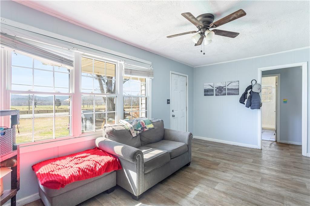 702 Buttermilk Road SW