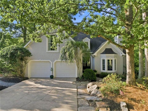 Photo of 2040 Shallowford Park Manor, Roswell, GA 30075 (MLS # 7817057)