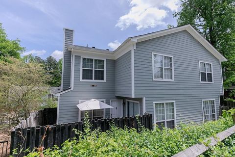 Condo For Sale - 1067 Dover Way<br/> Norcross, GA 30093