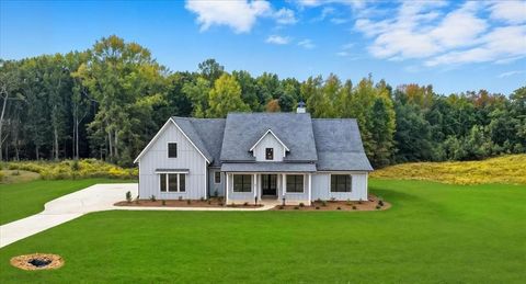 Homes For Sale - 97 Old Town Road<br/> Walton County, Dacula, GA 30019