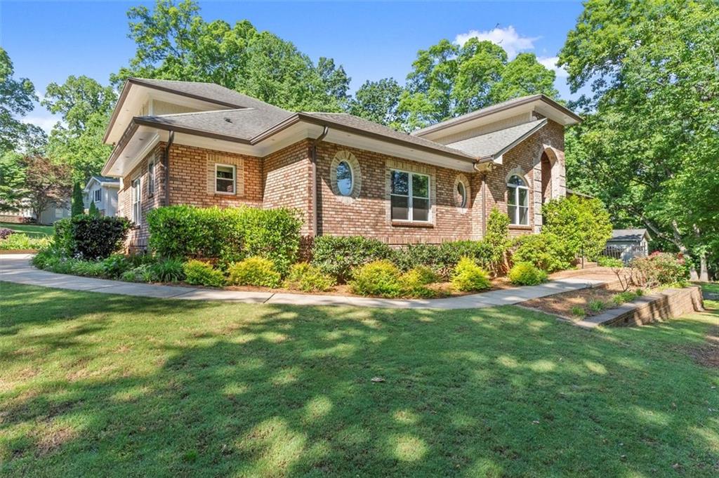 5816 CHAMBLEE DUNWOODY Road