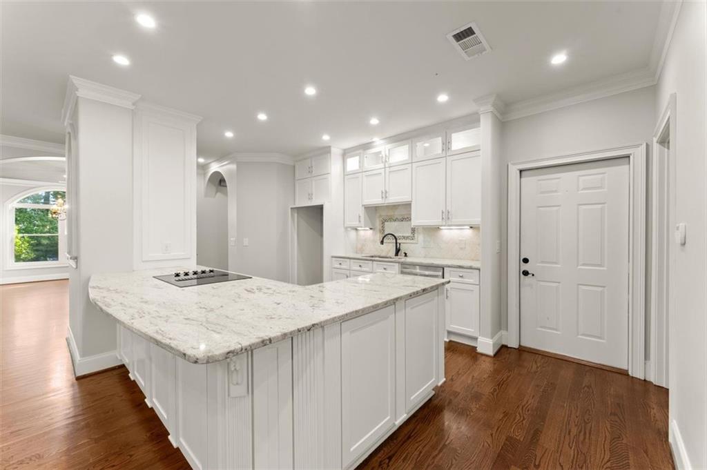 5816 Chamblee Dunwoody Road, Atlanta, Georgia image 13