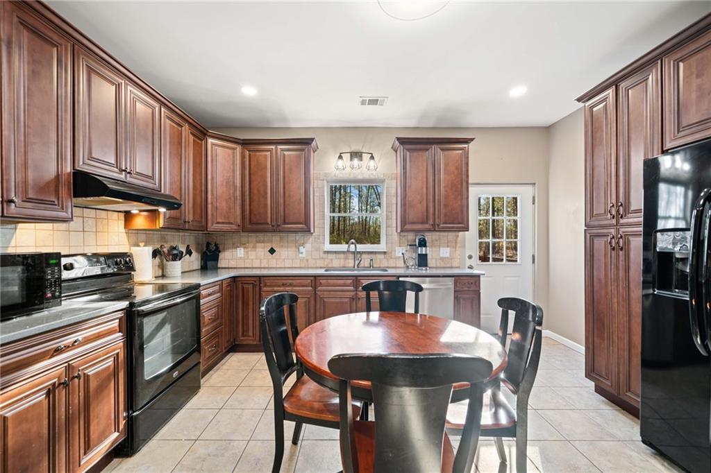 998 Sisley Trail, White, Georgia image 10
