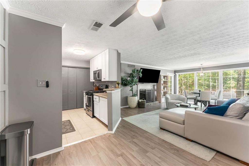 307 COUNTRY PARK Drive SE