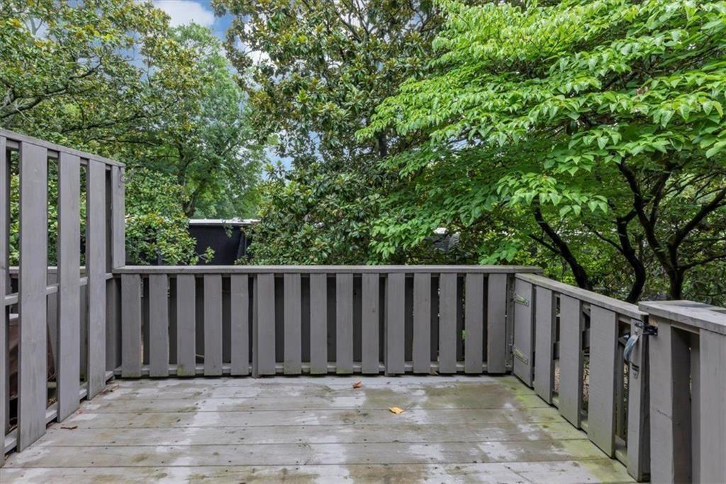 39 Ivy Gates NE 9