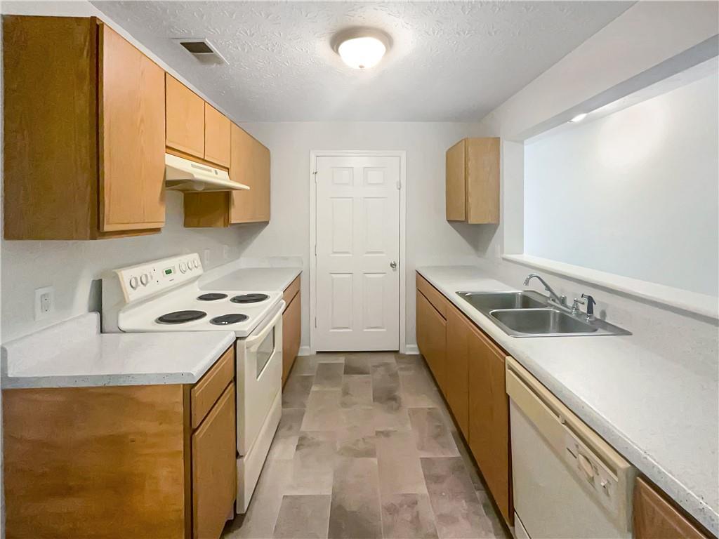 7302 Par Four Way, Lithonia, Georgia image 7