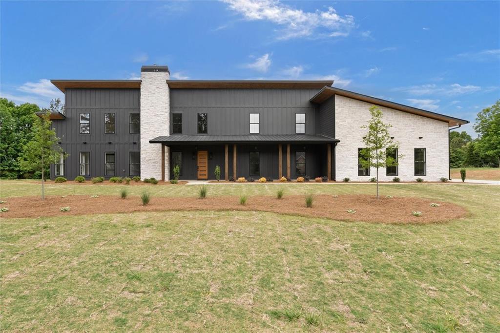 112 Summit Lane