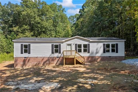 Homes For Sale - 41 Cherry Circle<br/> Lexington, GA 30648