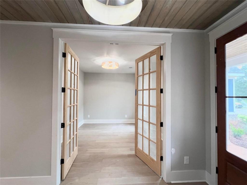 1111 Sunset Bluff