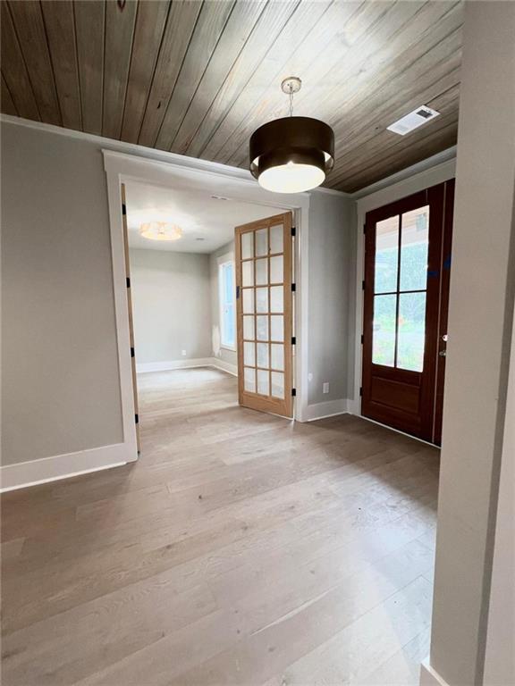 1111 Sunset Bluff