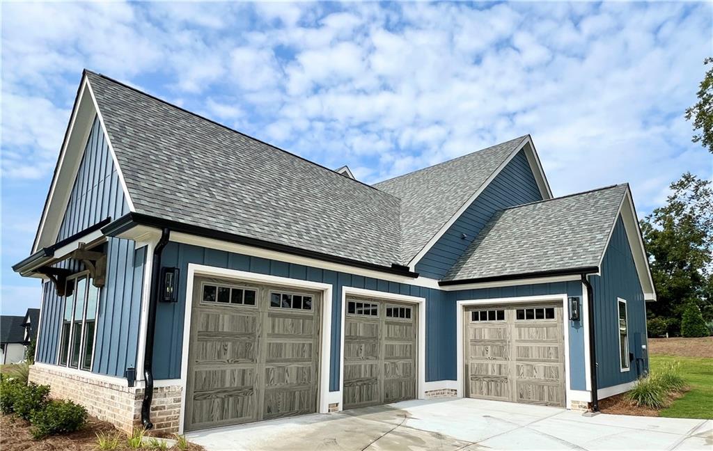 1111 Sunset Bluff