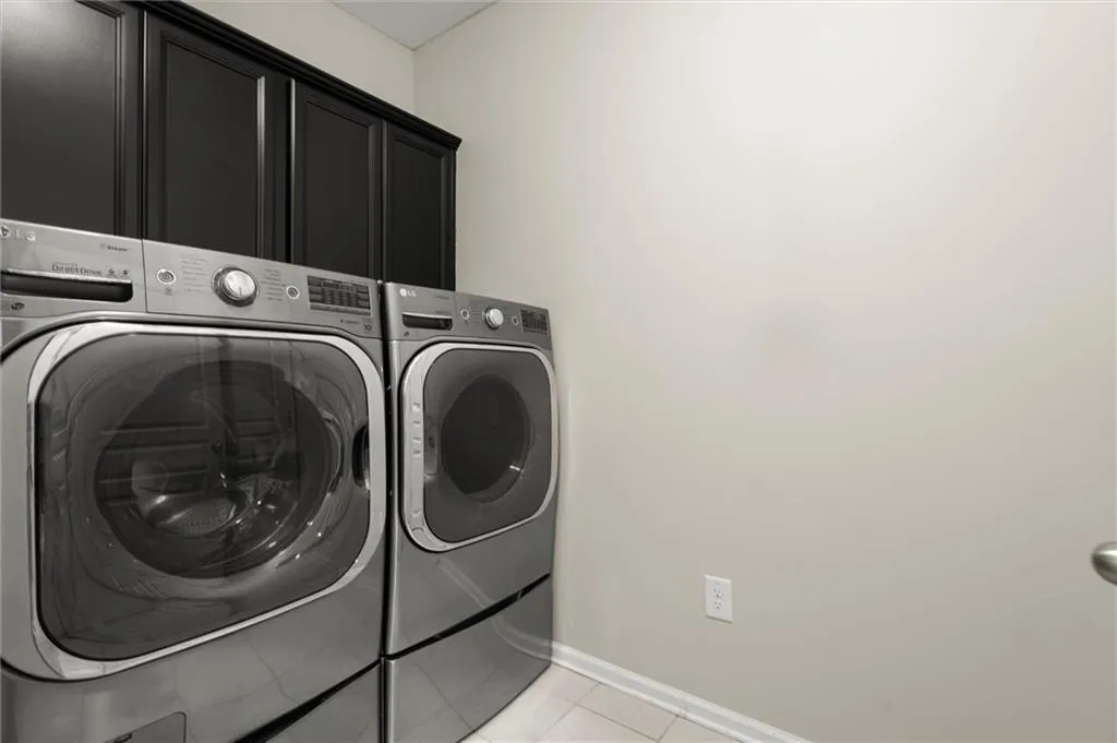 Sugar Hill, Georgia 30518, United States, 6 Bedrooms Bedrooms, ,5 BathroomsBathrooms,Residential,Active,162612