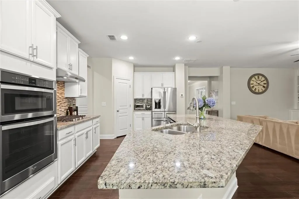 Sugar Hill, Georgia 30518, United States, 6 Bedrooms Bedrooms, ,5 BathroomsBathrooms,Residential,Active,162612