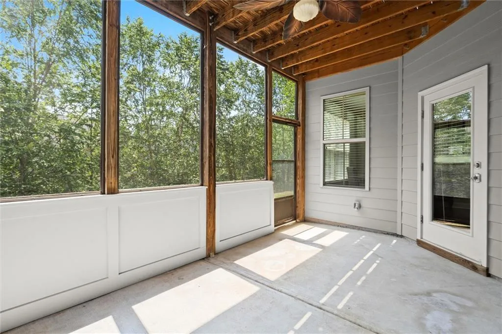 Sugar Hill, Georgia 30518, United States, 6 Bedrooms Bedrooms, ,5 BathroomsBathrooms,Residential,Active,162612