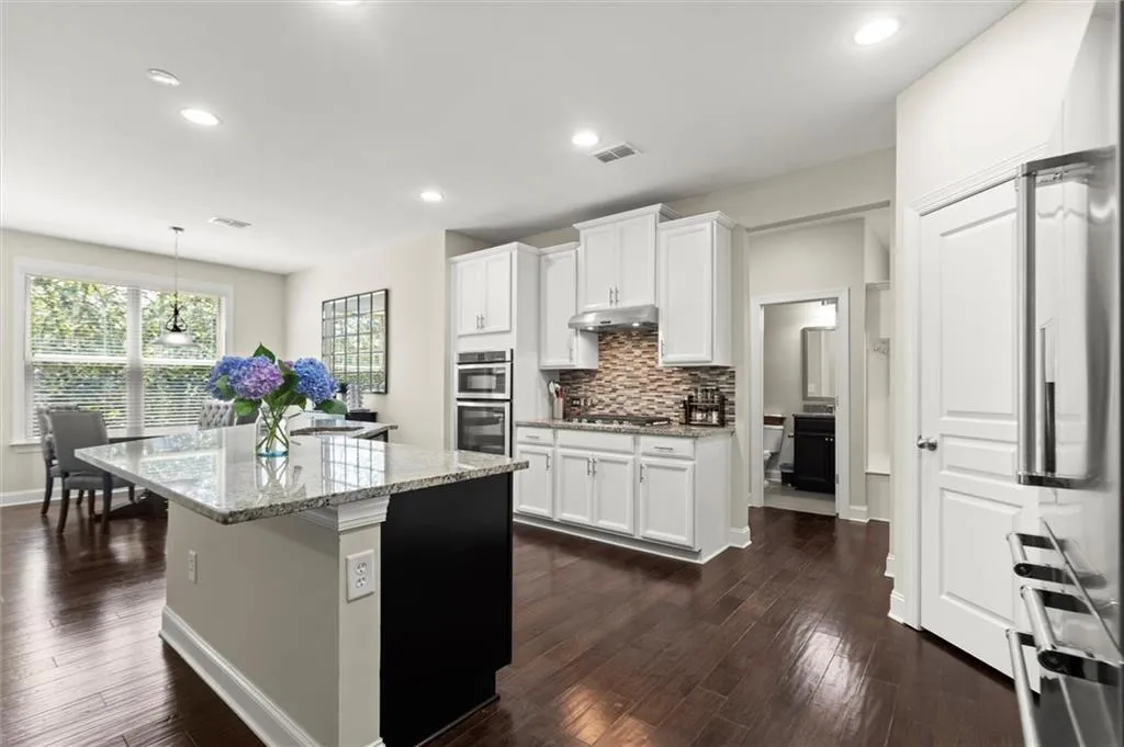 Sugar Hill, Georgia 30518, United States, 6 Bedrooms Bedrooms, ,5 BathroomsBathrooms,Residential,Active,162612