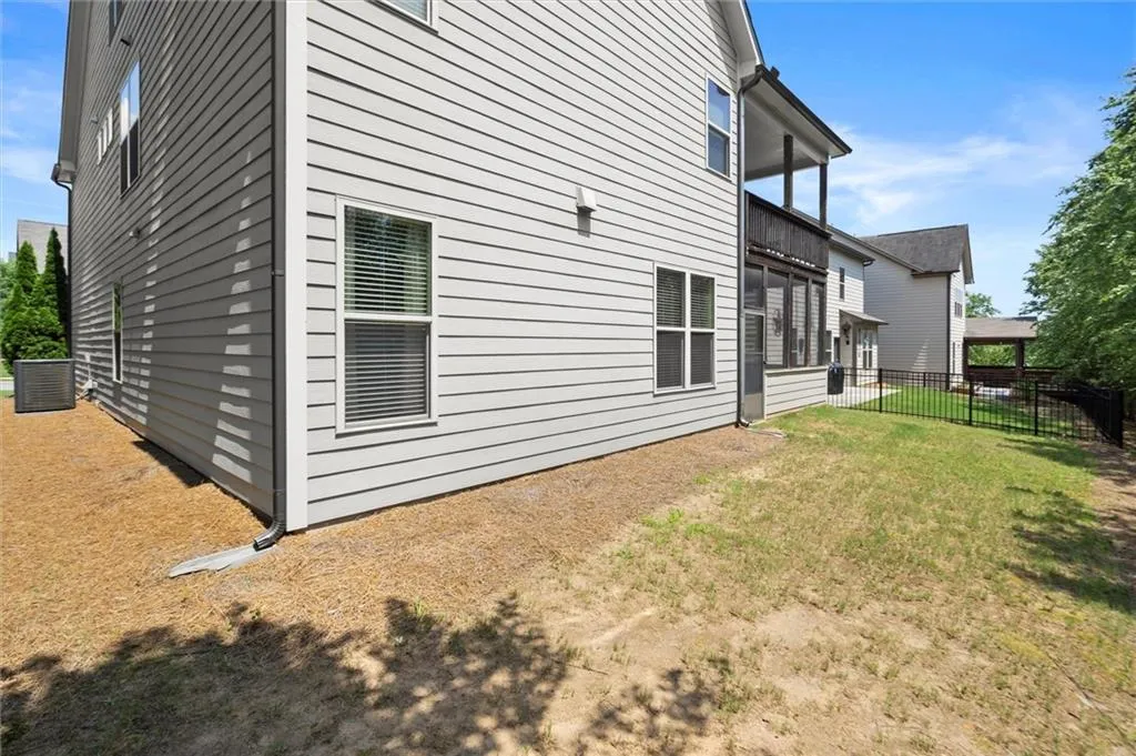 Sugar Hill, Georgia 30518, United States, 6 Bedrooms Bedrooms, ,5 BathroomsBathrooms,Residential,Active,162612