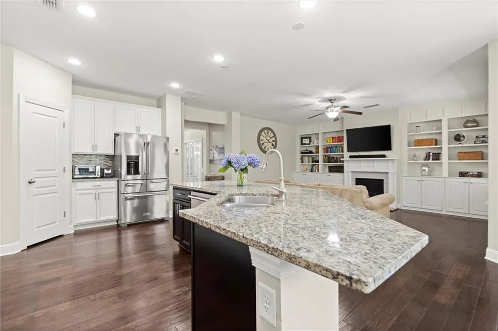 Sugar Hill, Georgia 30518, United States, 6 Bedrooms Bedrooms, ,5 BathroomsBathrooms,Residential,Active,162612