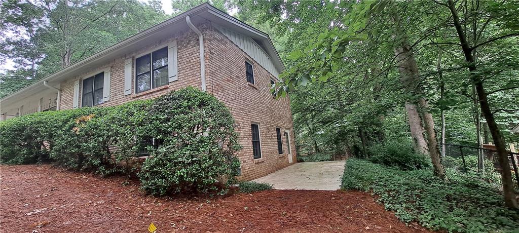 2600 Amberly Drive