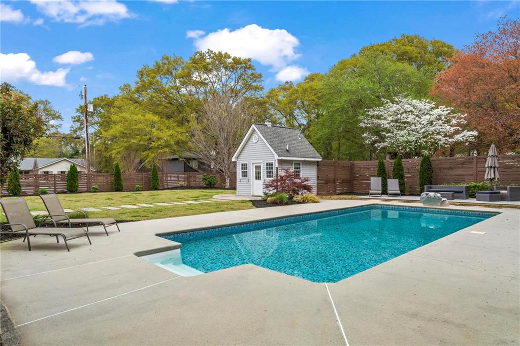 Milton Manor - Residential