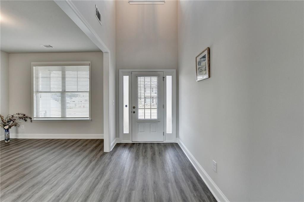 3328 Sir Gregory Manor