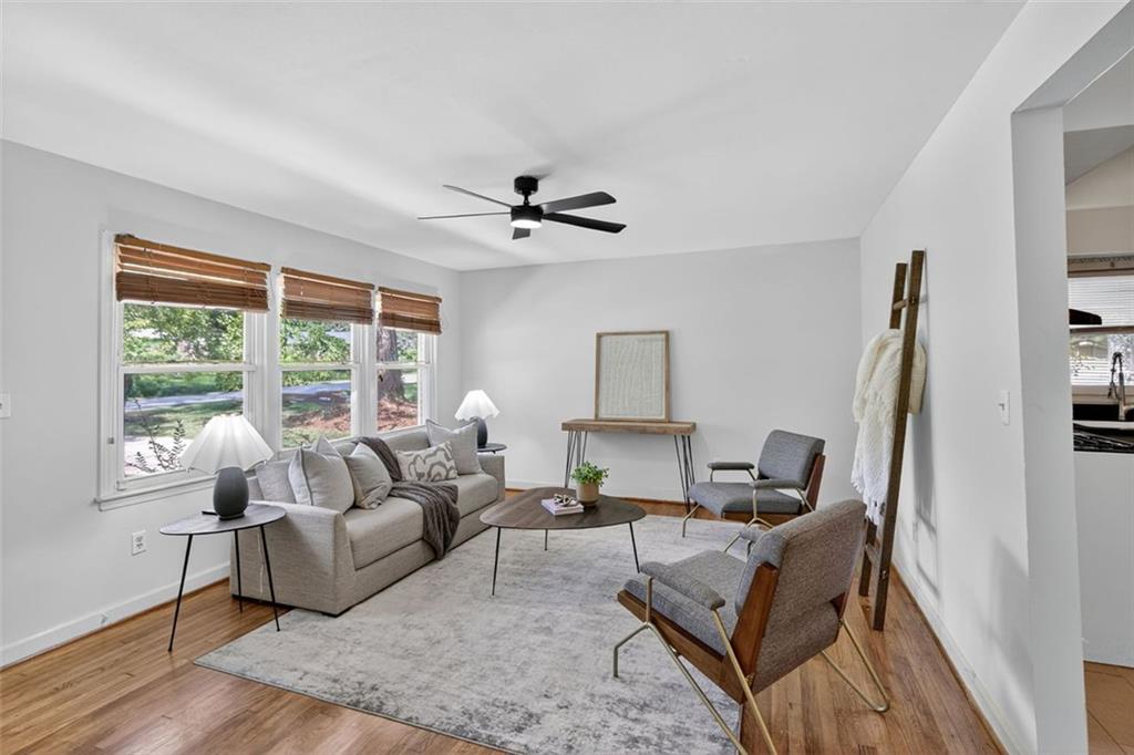 1942 E STARMOUNT Way