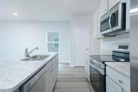 141 Village Green Drive NW