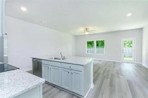 141 Village Green Drive NW