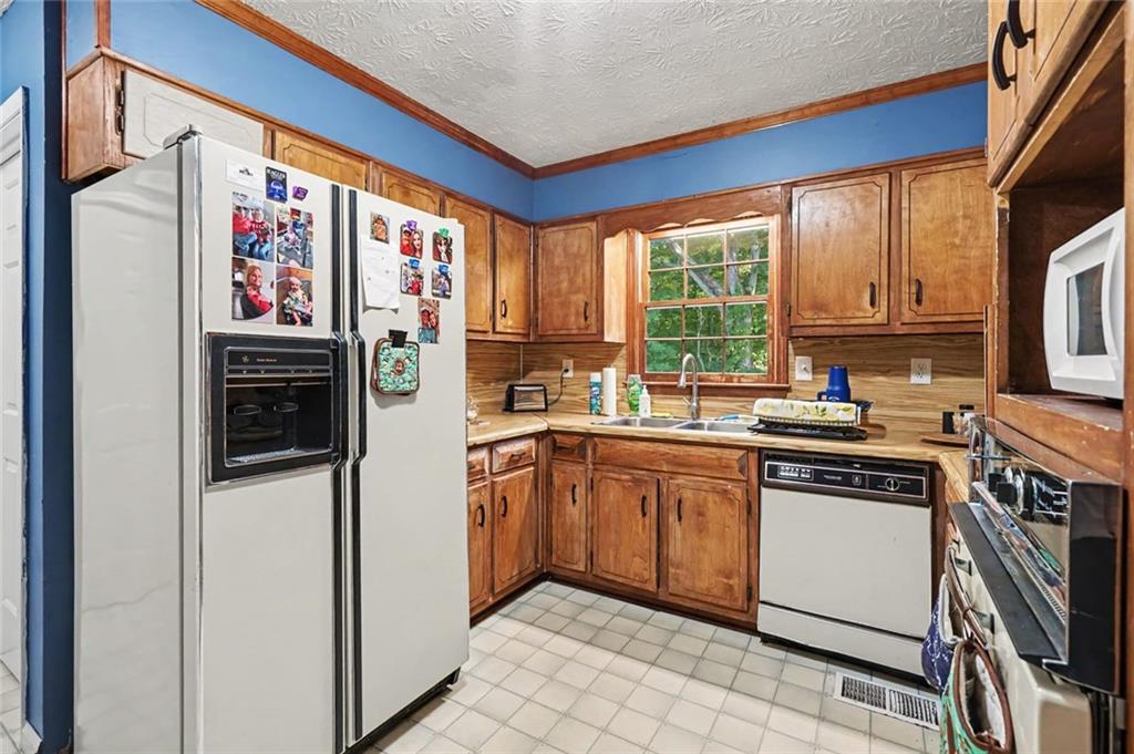 585 P J East Road