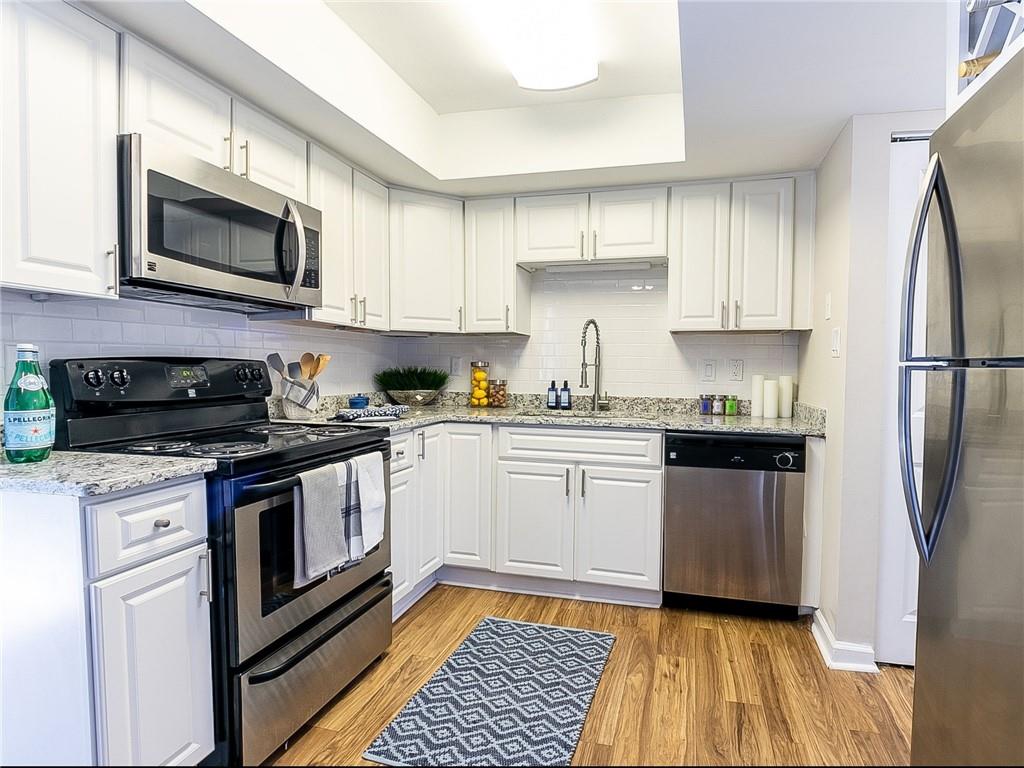 Spacious Layouts. Access to Tennis, Playgrounds, Basketball, 50 Acre Lake and Three Pools. Separate Dining Rooms. Across from Esther Jackson Magnet School. Complimentary Bike, Kayak, and Paddle Board Rentals. Amazon Hub Package Locker System.