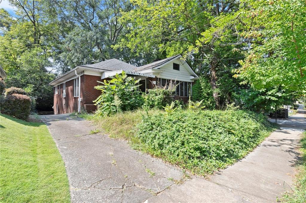 1141 Rosedale Drive NE