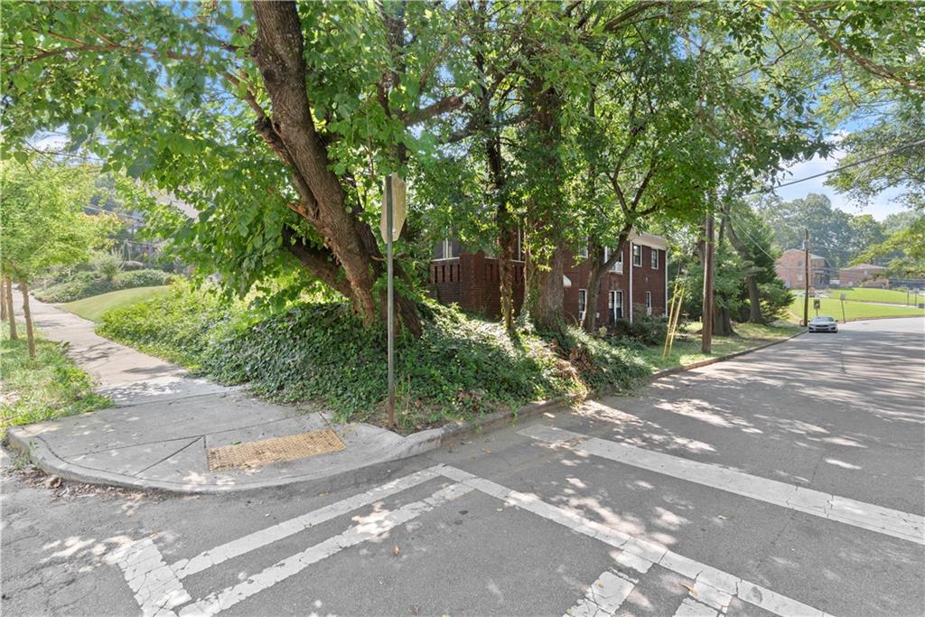 1141 Rosedale Drive NE