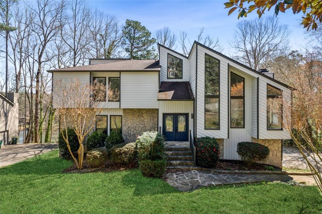 2724 Long Lake Drive, Roswell, Georgia image 1