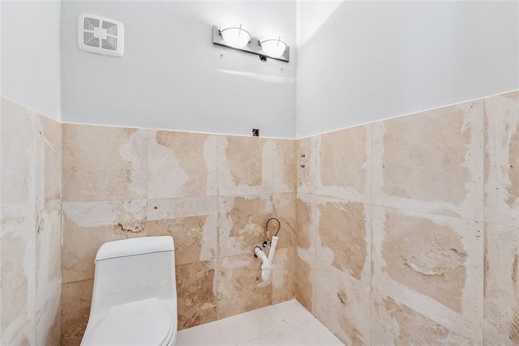 2724 Long Lake Drive, Roswell, Georgia image 21