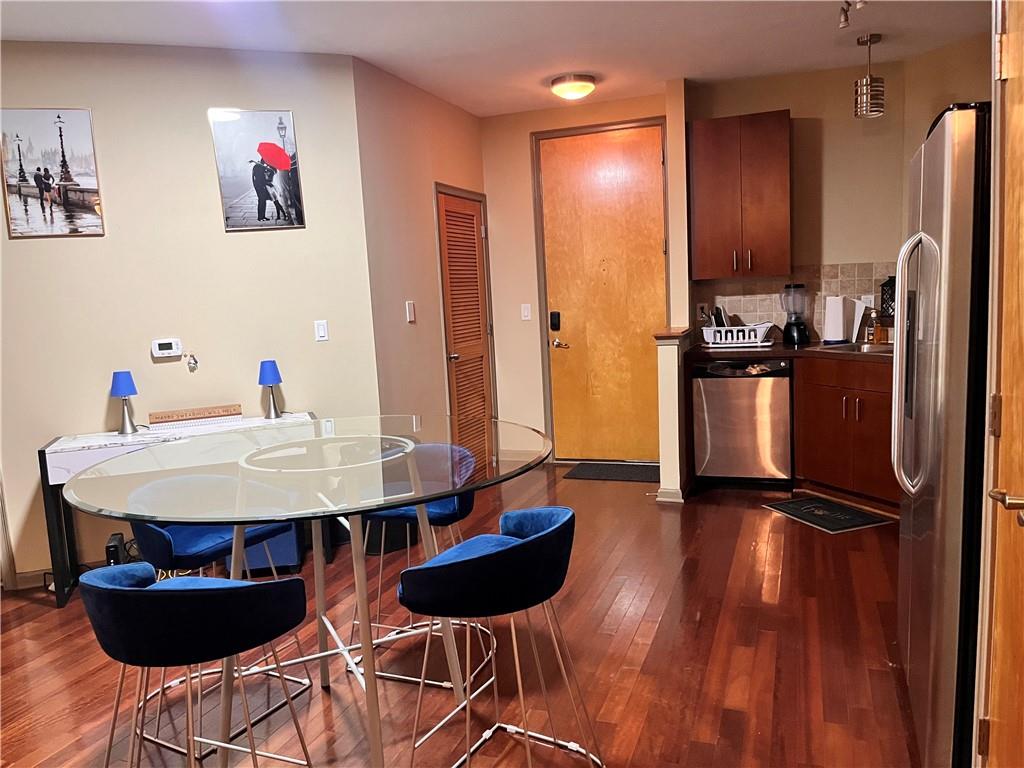 898 Oak Street 1204