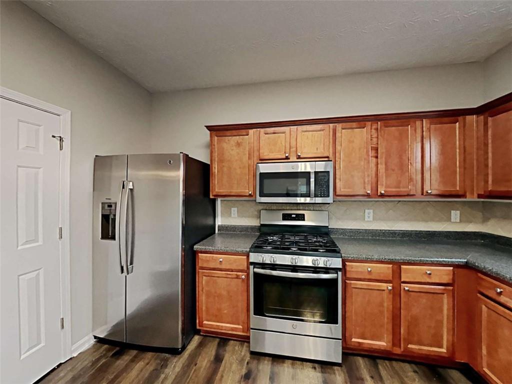 365 Laurelton Circle