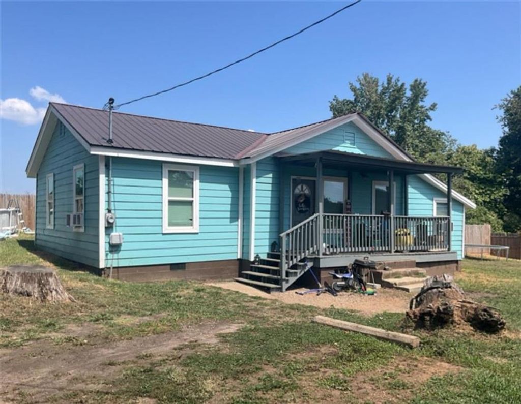 Photo of 8 Jones Street, Gainesville, GA 30501 (MLS # 7704435)