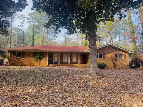 Homes For Sale - 2359 Valley Way<br/> Snellville, GA 30078