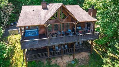 A home in Mineral Bluff