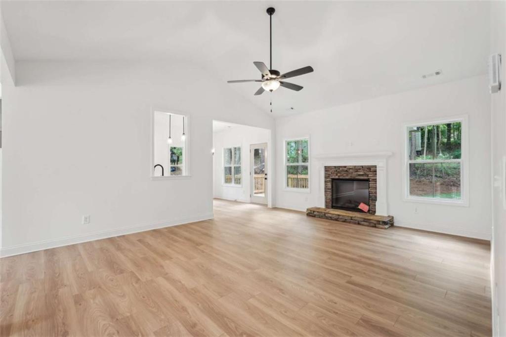 2279 Lakeview Parkway
