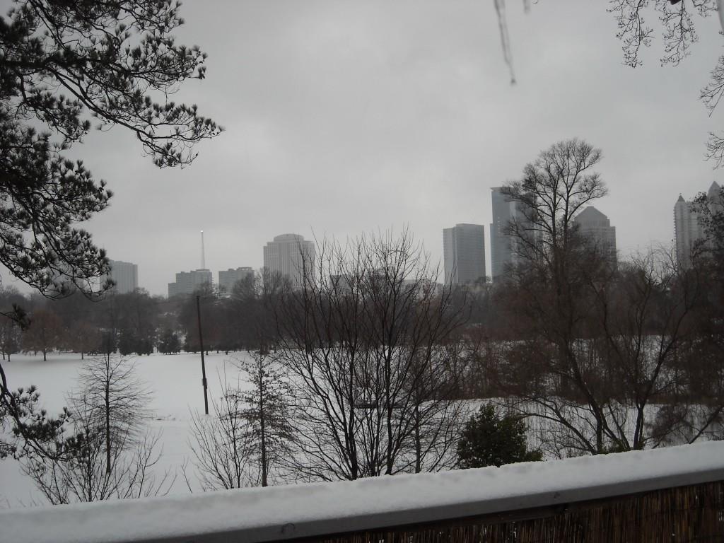 547 Elmwood Drive NE