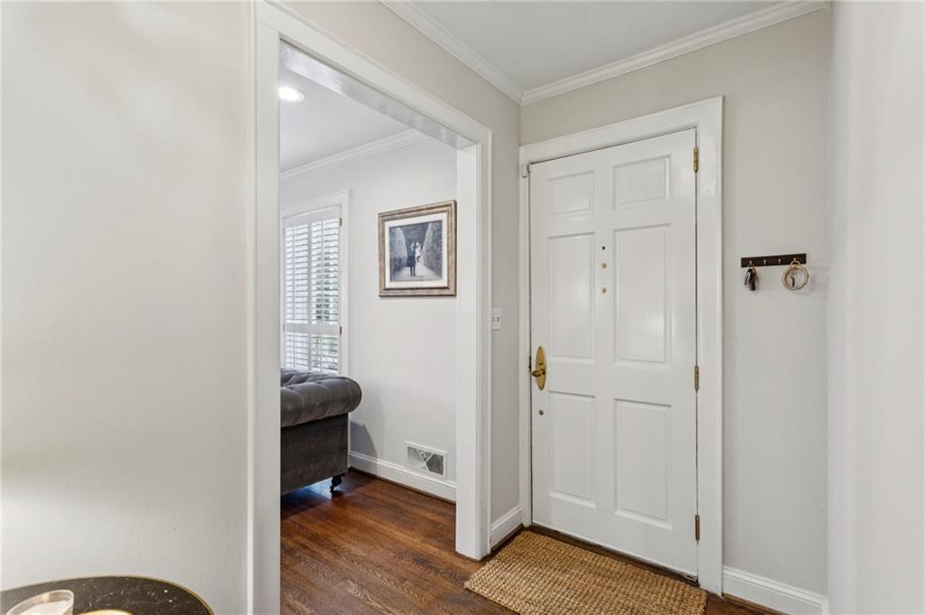 1819 Greystone Road NW