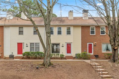 Photo of 228 Chads Ford Way, Roswell, GA 30076 (MLS # 7721362)