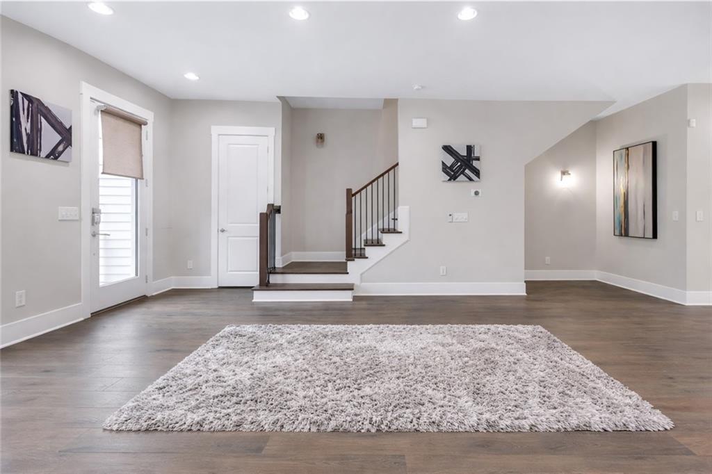 687 Banton Drives NW