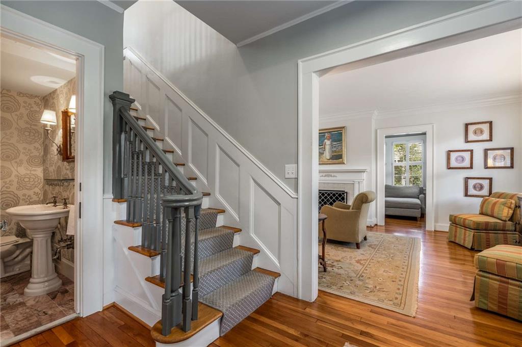 4220 Club Drive, Atlanta, Georgia image 8