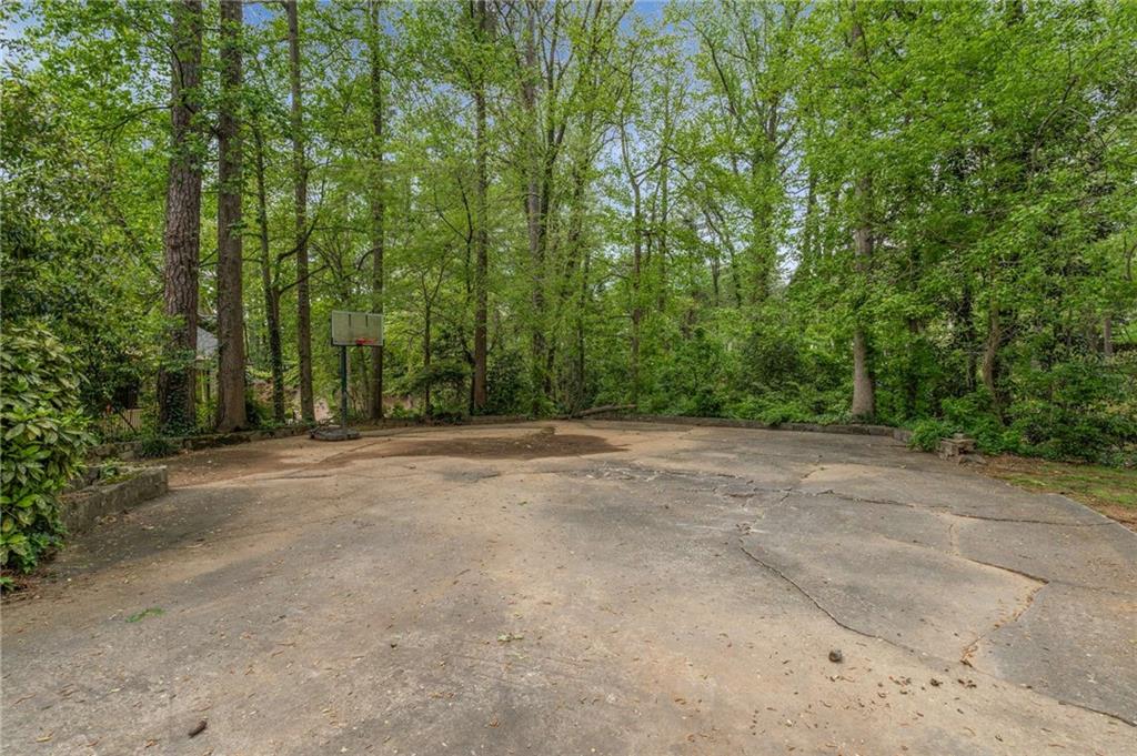 4220 Club Drive, Atlanta, Georgia image 6