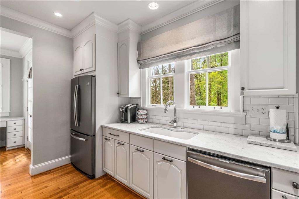 4220 Club Drive, Atlanta, Georgia image 11