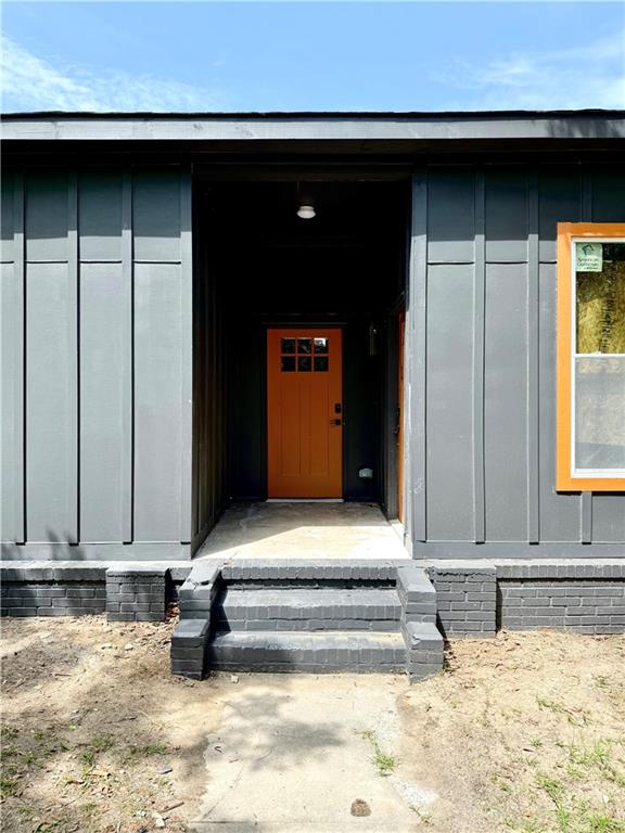 808 CENTER Street